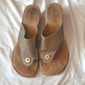 White mountain wedge